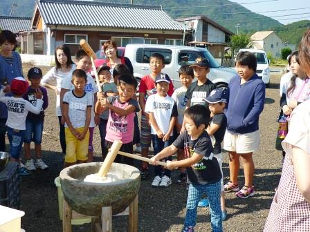 三百瀬の餅つきの画像