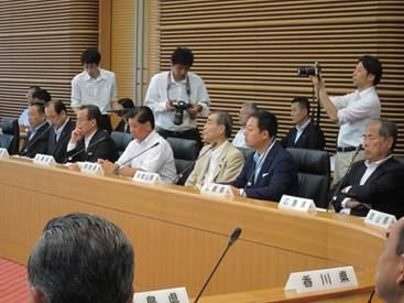 総会に参加する藤山副議長の画像