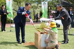 議長・知事の植樹